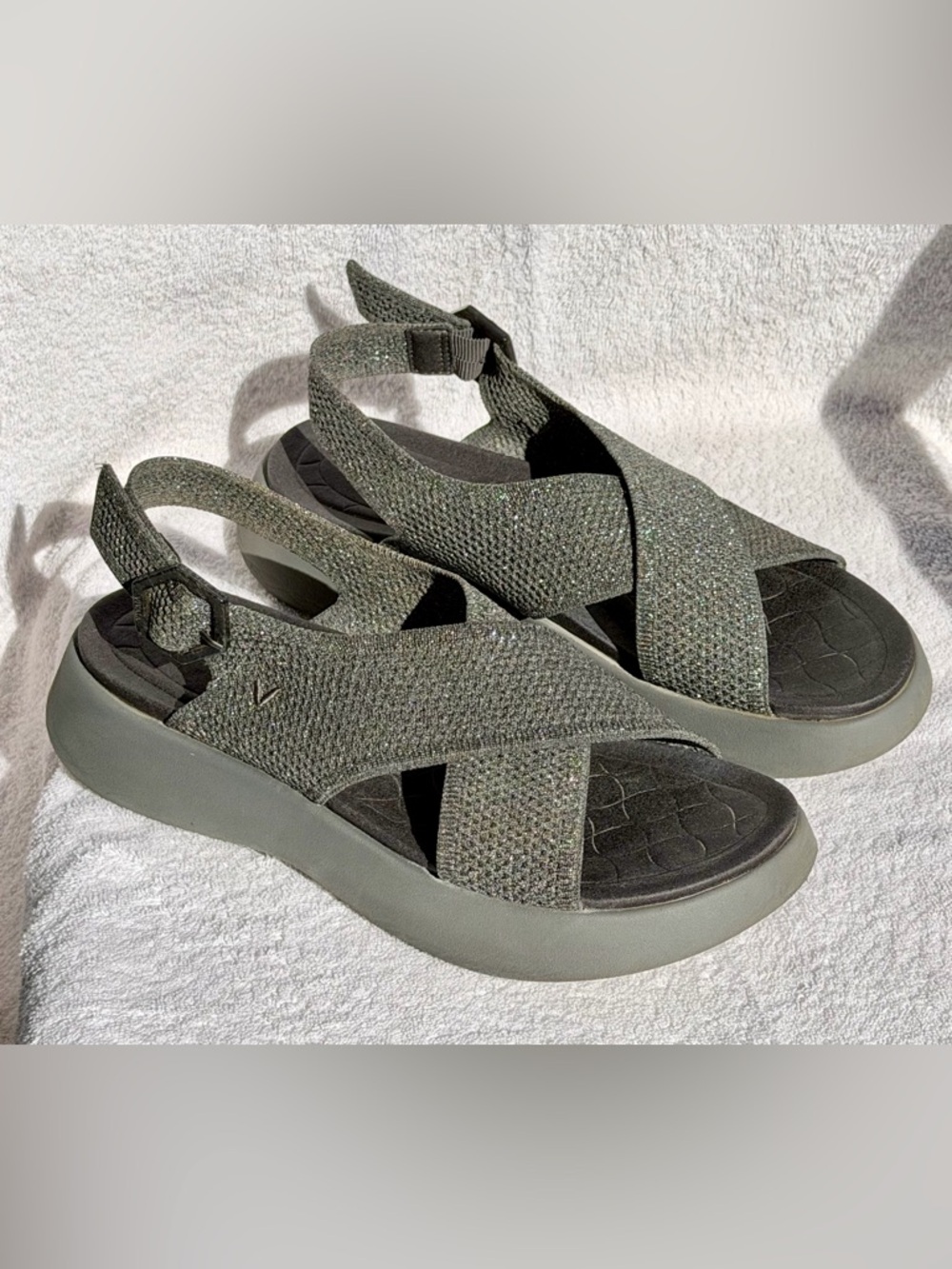 Vivaia Gray Kara (Sparkle Knit) Sandals Sz 41 - SO COMFY